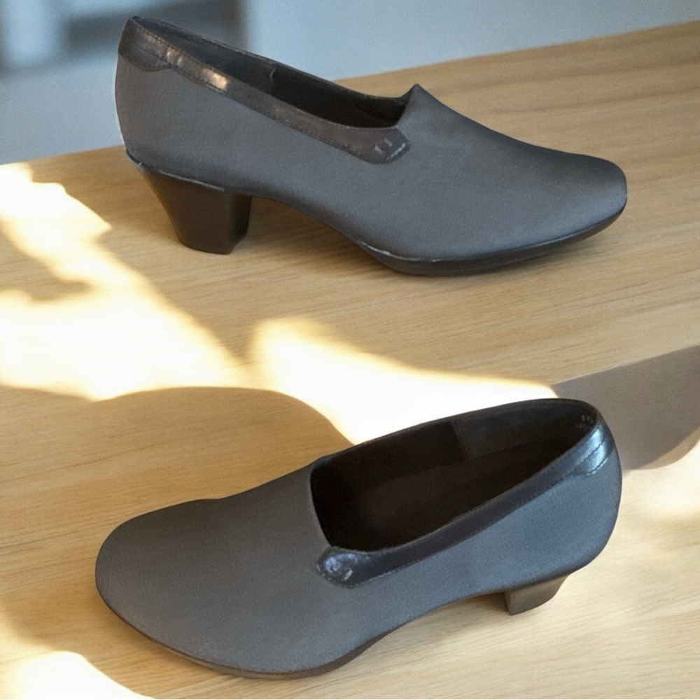 Munro American Gray Slip-On Heel Pumps Size 10 Shock Absorbing Heel